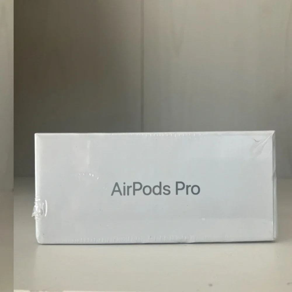 *SEALED* AIRPOD PRO 2nd GENERATION - Picture 3 of 4